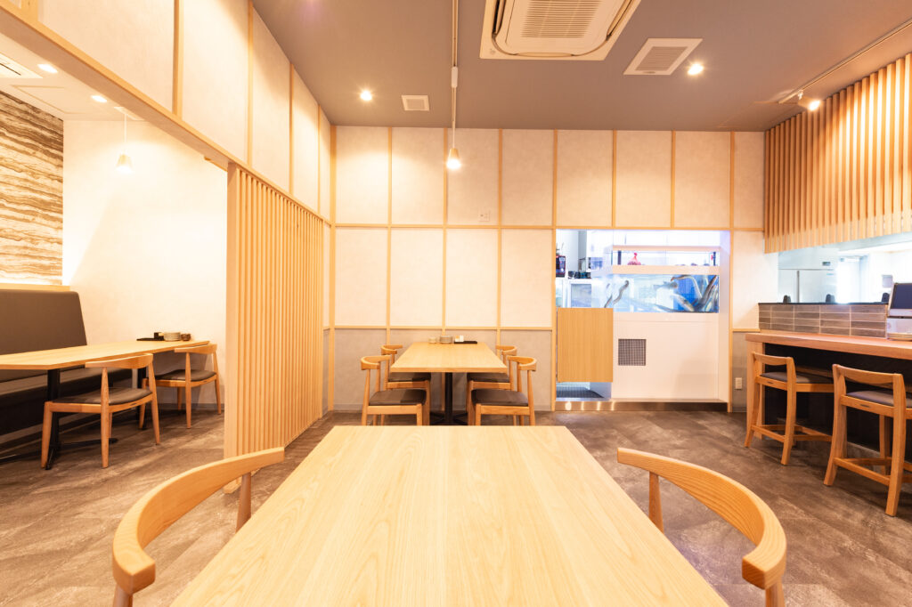 店舗リフォーム/日本食料理店改修工事/木格子/内観