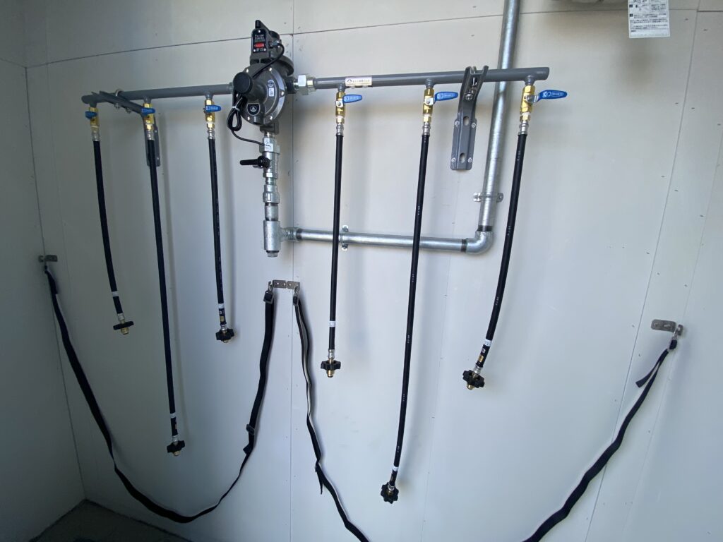 コインランドリー建設現場/プロパンガス配管