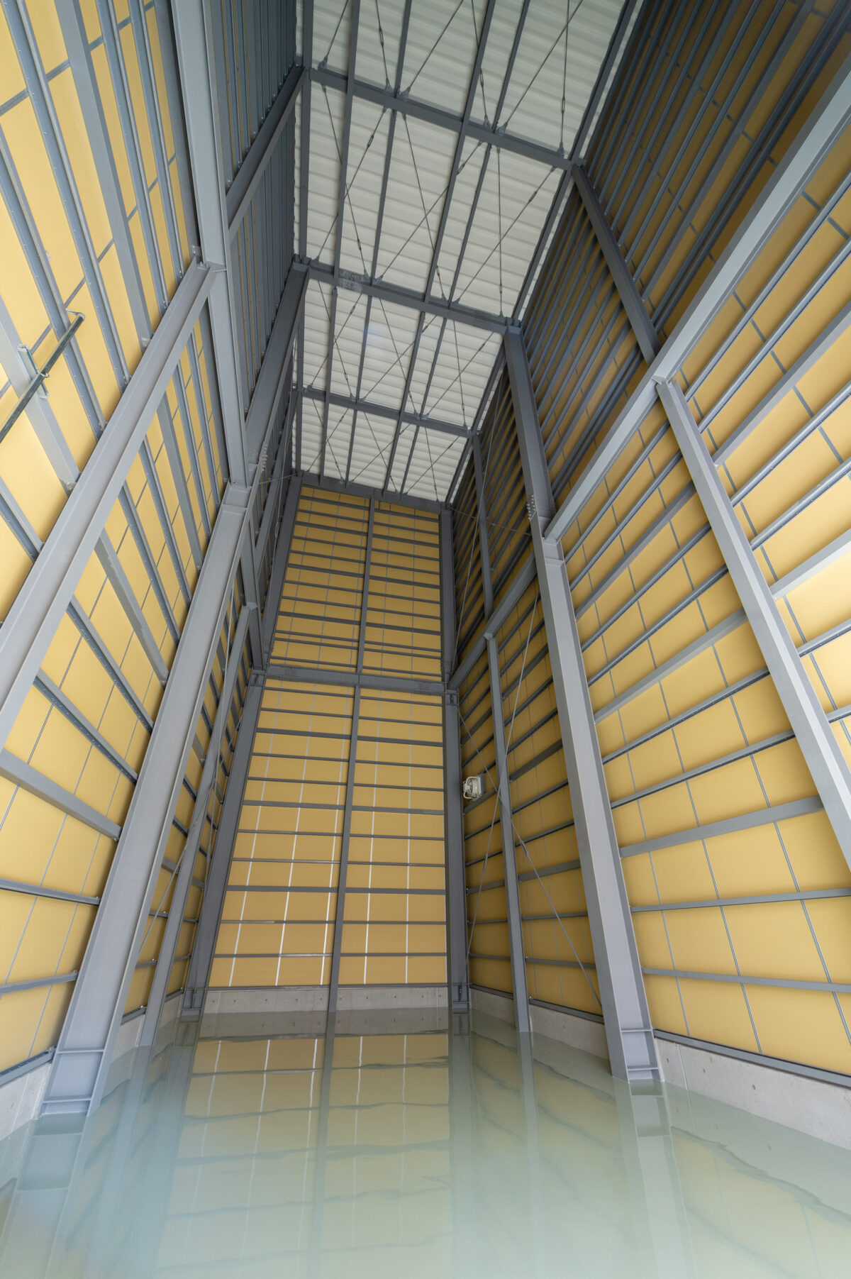 保管倉庫　内観