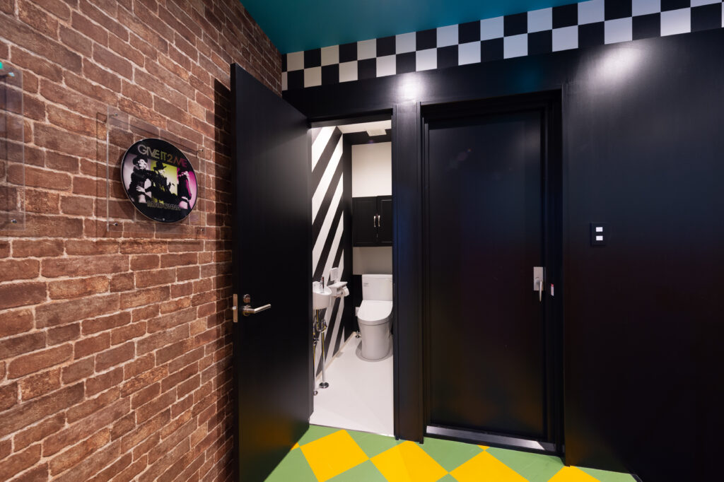 スタジオ　デザイントイレ